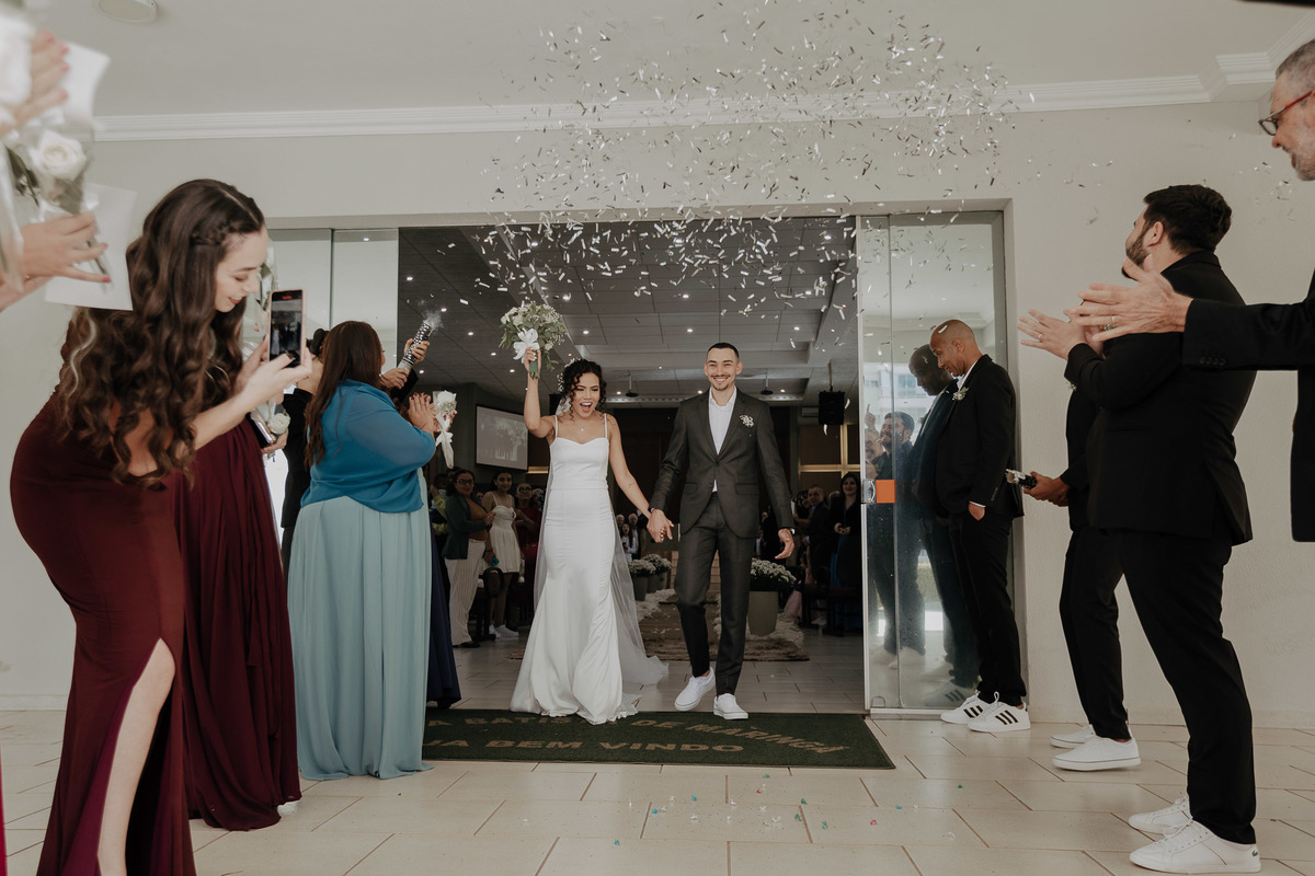 CASAMENTO EMOCIONANTE CRENTE EVANGELICO REALIZADO NA PRIMEIRA IGREJA BATISTA DE MARINGA NO PARANA E FOTOGRAFADO POR LUCAS DREHER