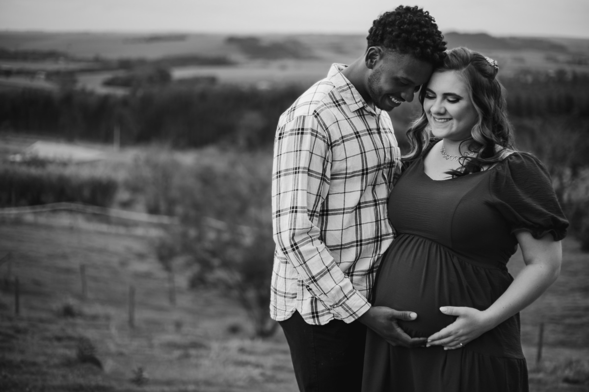 ENSAIO GESTANTE REALIZADO NO SITIO SAO FRANCISCO EM DOUTOR CAMARGO PARANA E FOTOGRAFADO POR LUCAS DREHER