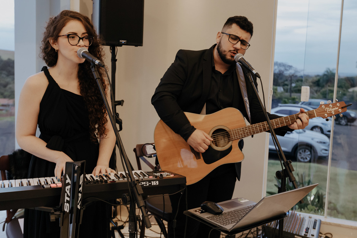LI E TATI LISANDRO E TATI MUSICOS MARINGA