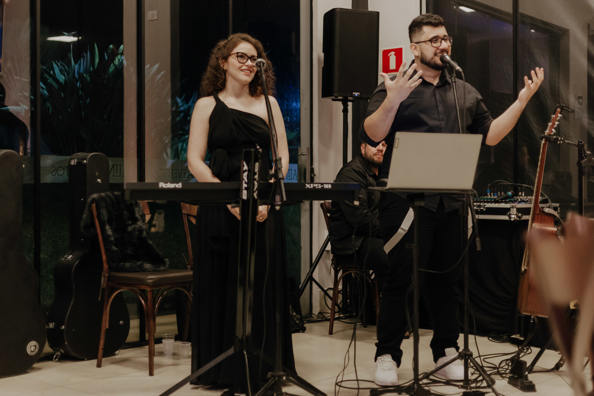 LI E TATI LISANDRO E TATI MUSICOS MARINGA