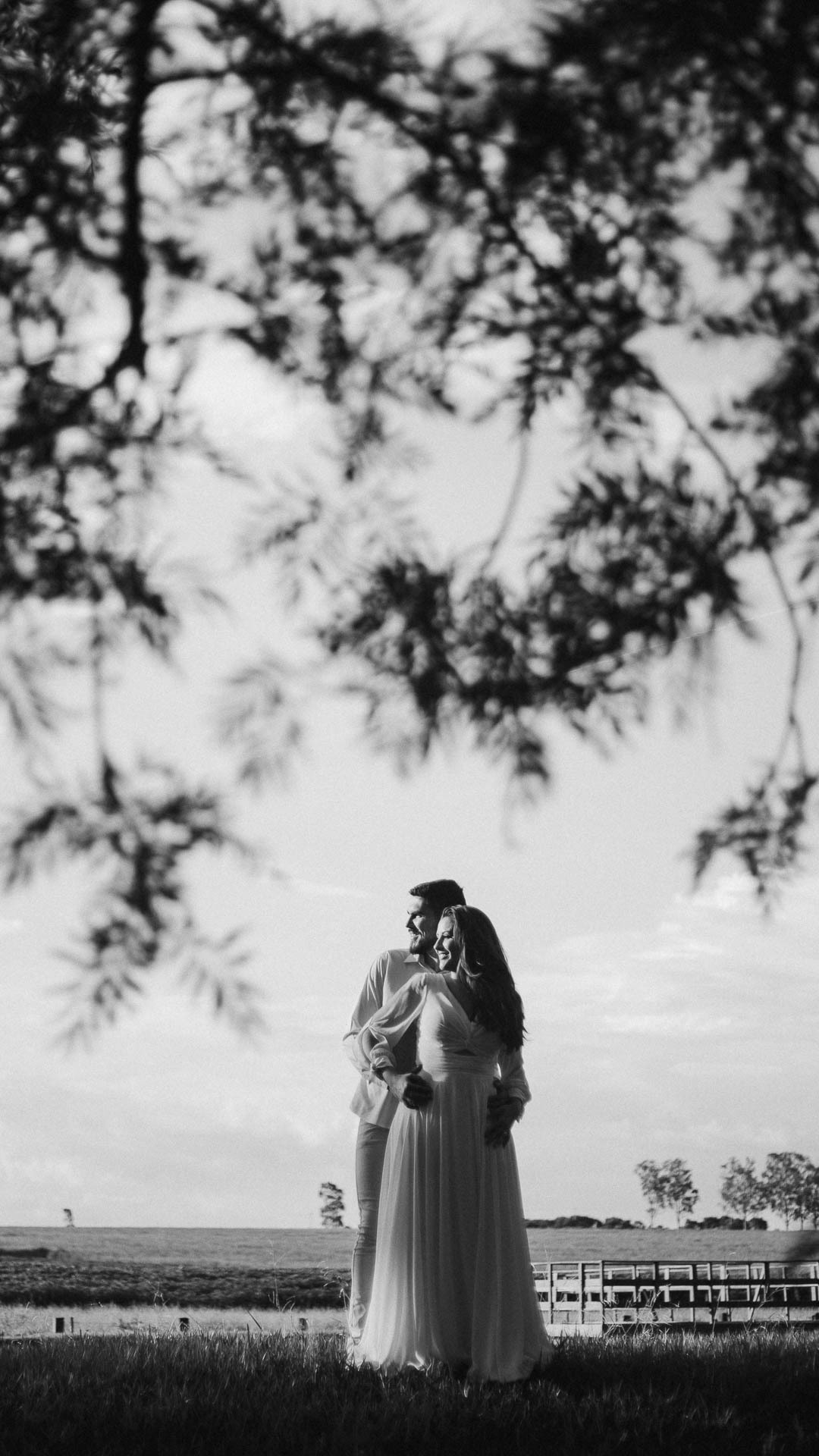 pre wedding rancho olho dagua em castelo branco parana e fotografado por lucas dreher e aline dreher