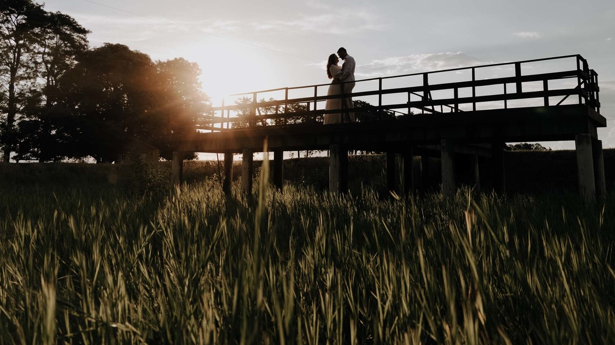 pre wedding rancho olho dagua em castelo branco parana e fotografado por lucas dreher e aline dreher