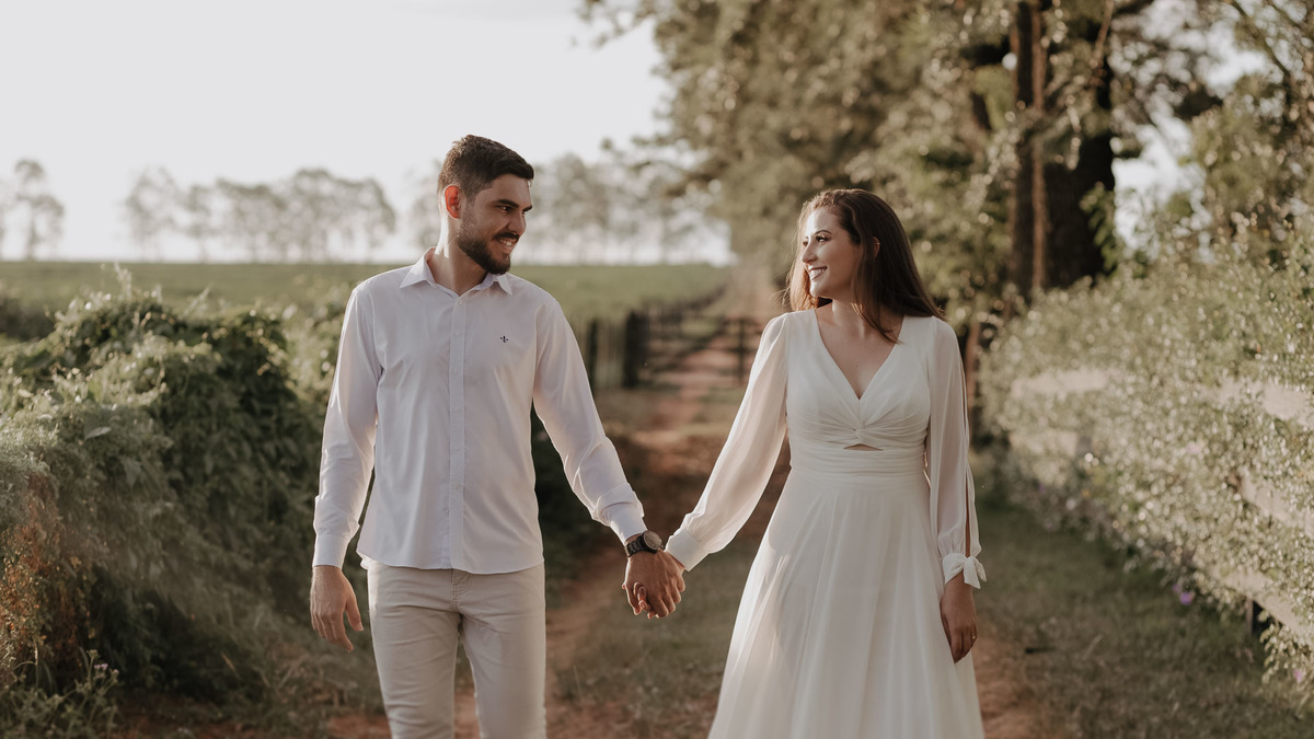 pre wedding rancho olho dagua em castelo branco parana e fotografado por lucas dreher e aline dreher