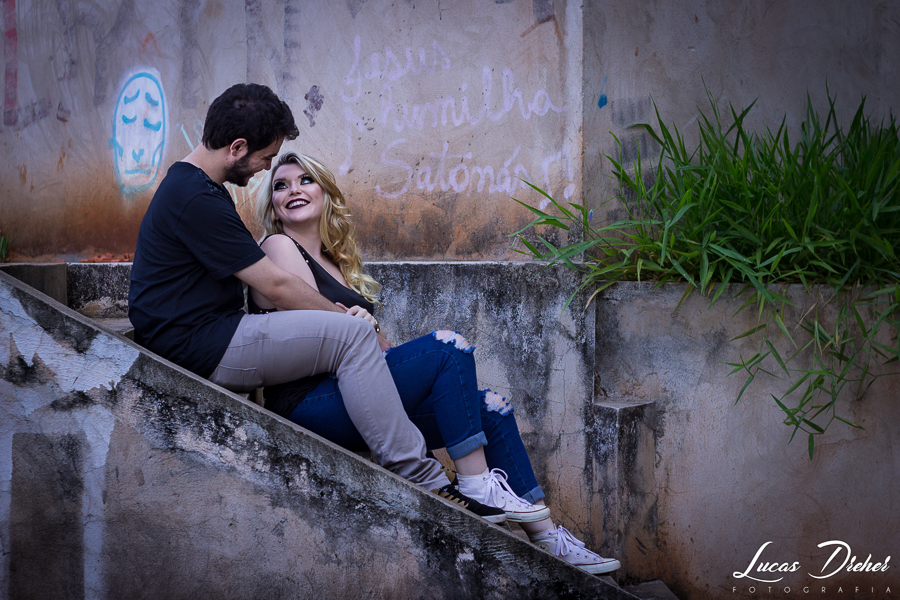 ENSAIO FOTOGRAFICO DE CASAL URBANO MODERNO MARINGA UEM