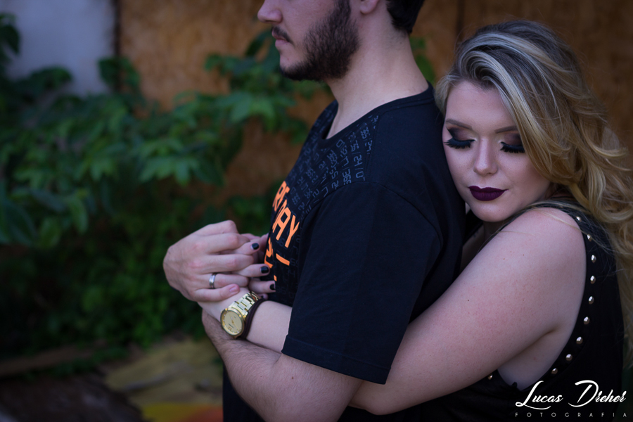ENSAIO FOTOGRAFICO DE CASAL URBANO MODERNO MARINGA UEM