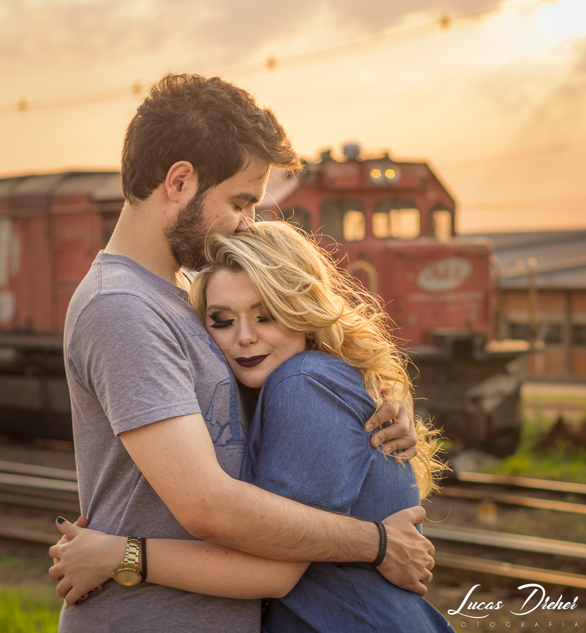 ENSAIO FOTOGRAFICO DE CASAL LINHA DO TREM MARINGA