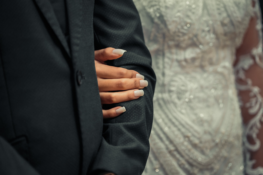 CASAMENTO WEDDING CATOLICO REALIZADO EM UMA IGREJA CHAMADA PAROQUIA NOSSA SENHORA DO ROSÁRIO LOCALIZADA EM MARINGA PARANA ONDE OS NOIVOS ESTIVERAM MUITO FELIZES, ALEGRES ANSIOSOS EMOCIONADOS E COMPLETOS