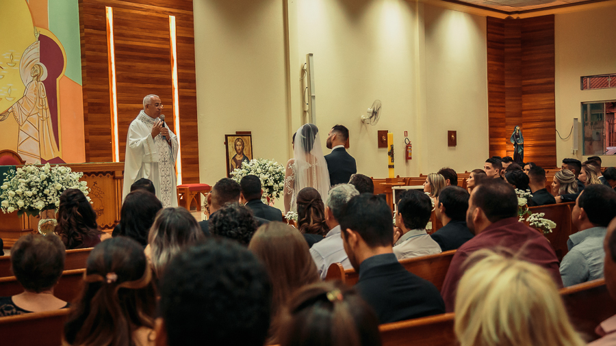 CASAMENTO WEDDING CATOLICO REALIZADO EM UMA IGREJA CHAMADA PAROQUIA NOSSA SENHORA DO ROSÁRIO LOCALIZADA EM MARINGA PARANA ONDE OS NOIVOS ESTIVERAM MUITO FELIZES, ALEGRES ANSIOSOS EMOCIONADOS E COMPLETOS