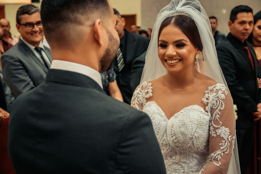 CASAMENTO WEDDING CATOLICO REALIZADO EM UMA IGREJA CHAMADA PAROQUIA NOSSA SENHORA DO ROSÁRIO LOCALIZADA EM MARINGA PARANA ONDE OS NOIVOS ESTIVERAM MUITO FELIZES, ALEGRES ANSIOSOS EMOCIONADOS E COMPLETOS