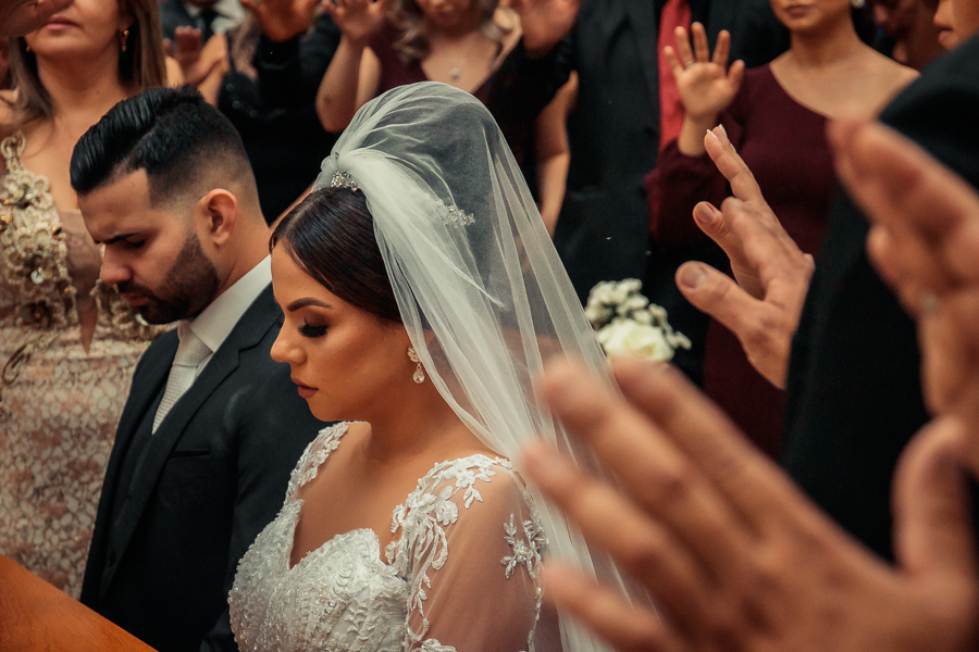 CASAMENTO WEDDING CATOLICO REALIZADO EM UMA IGREJA CHAMADA PAROQUIA NOSSA SENHORA DO ROSÁRIO LOCALIZADA EM MARINGA PARANA ONDE OS NOIVOS ESTIVERAM MUITO FELIZES, ALEGRES ANSIOSOS EMOCIONADOS E COMPLETOS