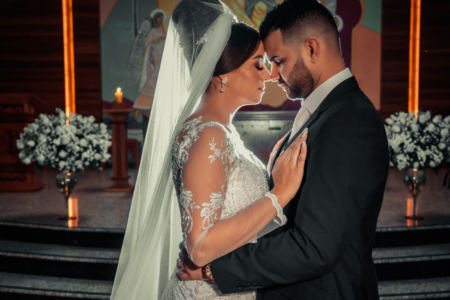 CASAMENTO WEDDING CATOLICO REALIZADO EM UMA IGREJA CHAMADA PAROQUIA NOSSA SENHORA DO ROSÁRIO LOCALIZADA EM MARINGA PARANA ONDE OS NOIVOS ESTIVERAM MUITO FELIZES, ALEGRES ANSIOSOS EMOCIONADOS E COMPLETOS