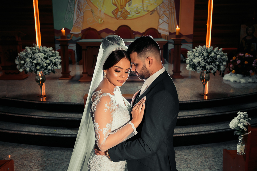 CASAMENTO WEDDING CATOLICO REALIZADO EM UMA IGREJA CHAMADA PAROQUIA NOSSA SENHORA DO ROSÁRIO LOCALIZADA EM MARINGA PARANA ONDE OS NOIVOS ESTIVERAM MUITO FELIZES, ALEGRES ANSIOSOS EMOCIONADOS E COMPLETOS