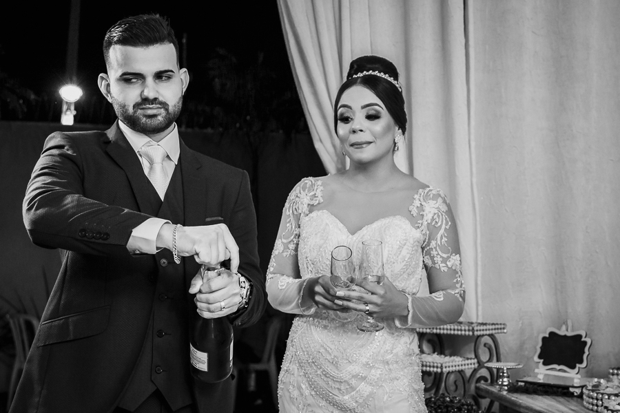 CASAMENTO WEDDING CATOLICO REALIZADO EM UMA IGREJA CHAMADA PAROQUIA NOSSA SENHORA DO ROSÁRIO LOCALIZADA EM MARINGA PARANA ONDE OS NOIVOS ESTIVERAM MUITO FELIZES, ALEGRES ANSIOSOS EMOCIONADOS E COMPLETOS