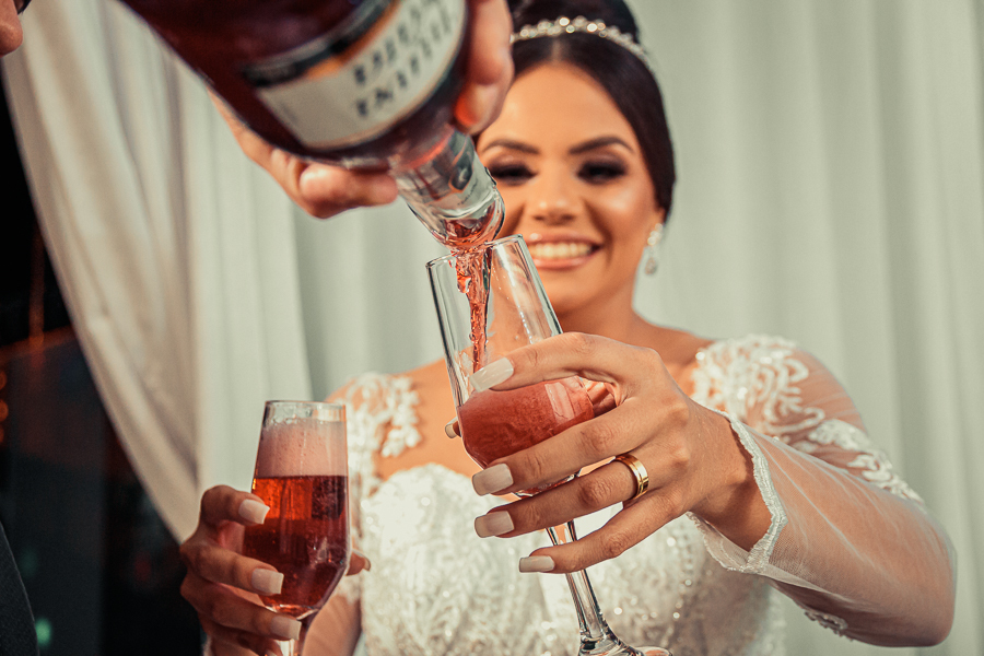 CASAMENTO WEDDING CATOLICO REALIZADO EM UMA IGREJA CHAMADA PAROQUIA NOSSA SENHORA DO ROSÁRIO LOCALIZADA EM MARINGA PARANA ONDE OS NOIVOS ESTIVERAM MUITO FELIZES, ALEGRES ANSIOSOS EMOCIONADOS E COMPLETOS