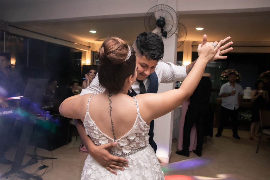 RECEPCAO DE CONVIDADOS DO CASAMENTO REALIZADA NO RECANTO ALEGRIA EM MARINGA NO PARANA