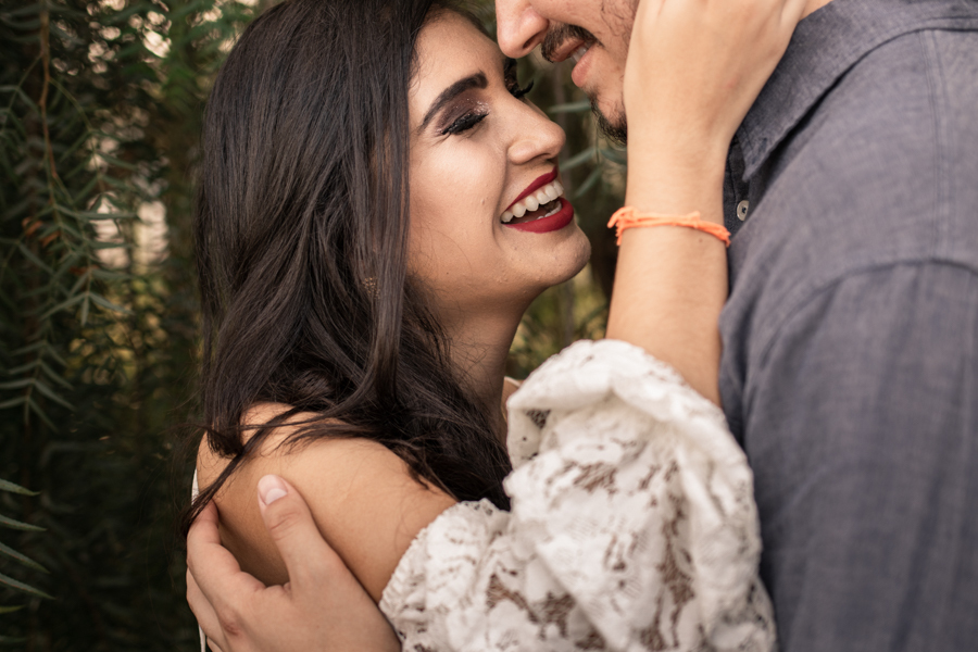 ENSAIO FOTOGRAFICO DE CASAL NA LINHA DO TREM EM MARINGA