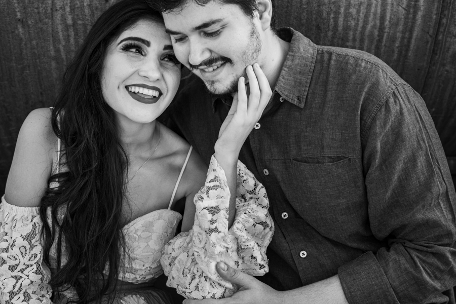 ENSAIO FOTOGRAFICO DE CASAL NA LINHA DO TREM EM MARINGA