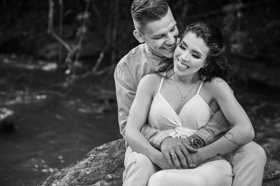 ENSAIO FOTOGRAFICO DE CASAL PRE WEDDING NA CACHOEIRA HOTEL FAZENDA LUAR DE AGOSTO EM FAXINAL PARANA