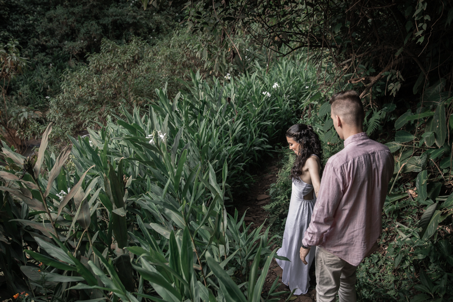 ENSAIO FOTOGRAFICO DE CASAL PRE WEDDING NA CACHOEIRA HOTEL FAZENDA LUAR DE AGOSTO EM FAXINAL PARANA