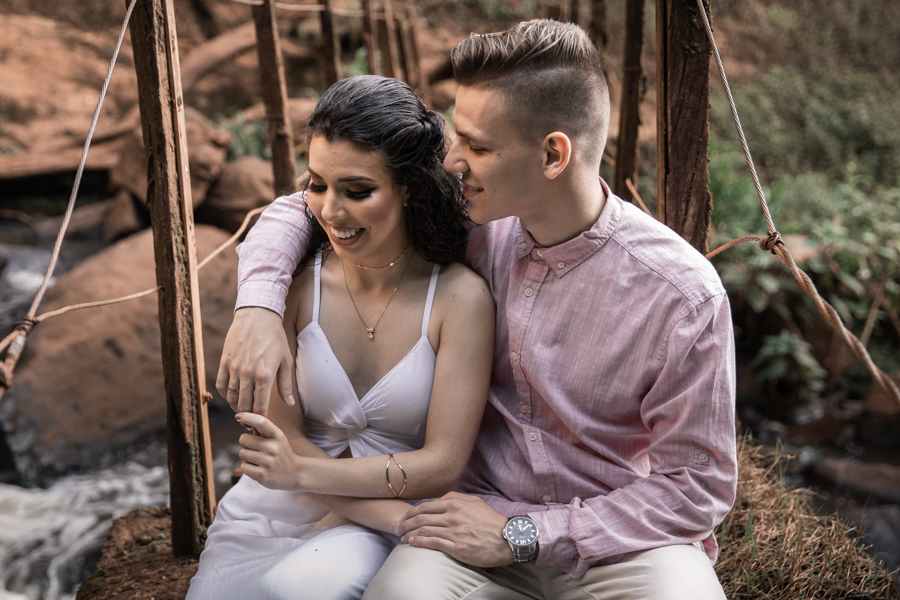 ENSAIO FOTOGRAFICO DE CASAL PRE WEDDING NA CACHOEIRA HOTEL FAZENDA LUAR DE AGOSTO EM FAXINAL PARANA