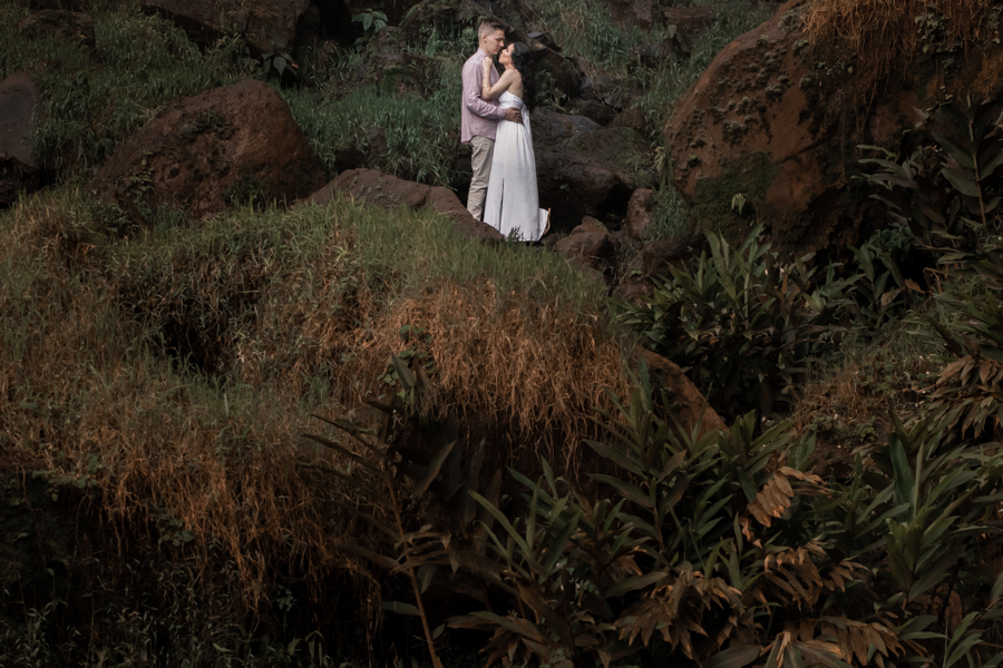 ENSAIO FOTOGRAFICO DE CASAL PRE WEDDING NA CACHOEIRA HOTEL FAZENDA LUAR DE AGOSTO EM FAXINAL PARANA