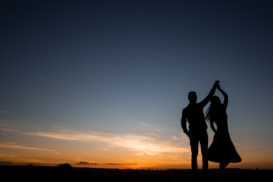 ENSAIO FOTOGRAFICO DE CASAL PRE WEDDING NO POR DO SOL EM FAXINAL PARANÁ