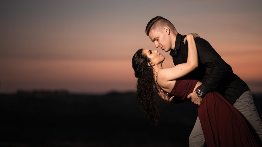 ENSAIO FOTOGRAFICO DE CASAL PRE WEDDING NO POR DO SOL EM FAXINAL PARANÁ