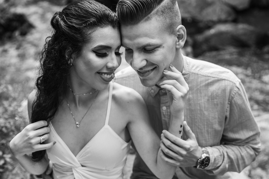 ENSAIO FOTOGRAFICO DE CASAL PRE WEDDING NA CACHOEIRA HOTEL FAZENDA LUAR DE AGOSTO EM FAXINAL PARANA