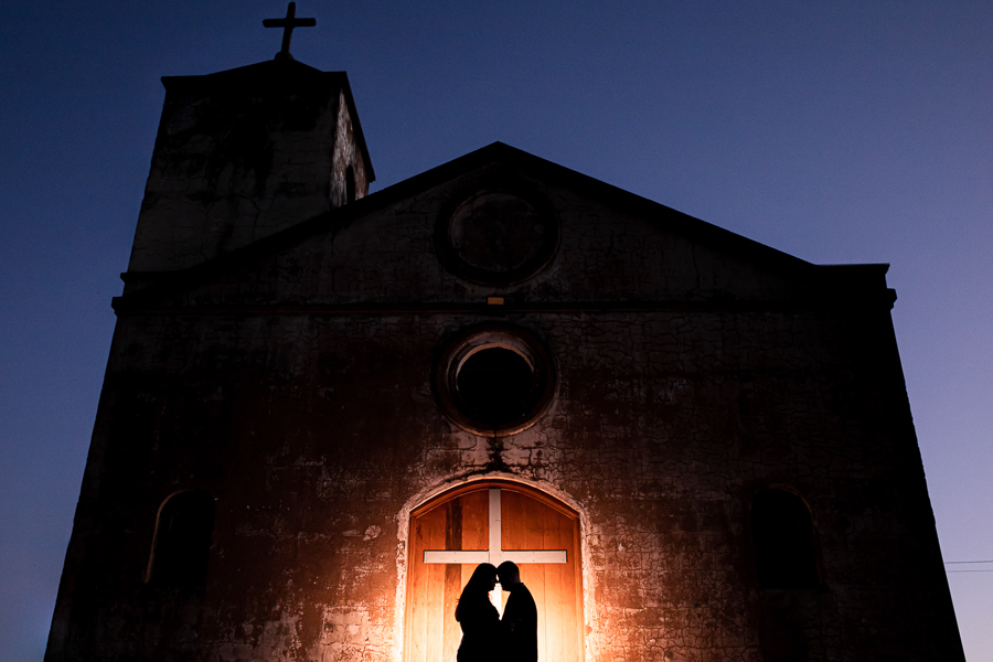 CAPELA DA SAGRADA FAMÍLIA DE MANDAGUARI RUINAS DA IGREJA ONDE REALIZAMOS UM ENSAIO PRE CASAMENTO COM UM CASAL CHEIO DE ALEGRIA FOTOGRAFIA EM MARINGA FOTOGRAFO DE CASAMENTOS