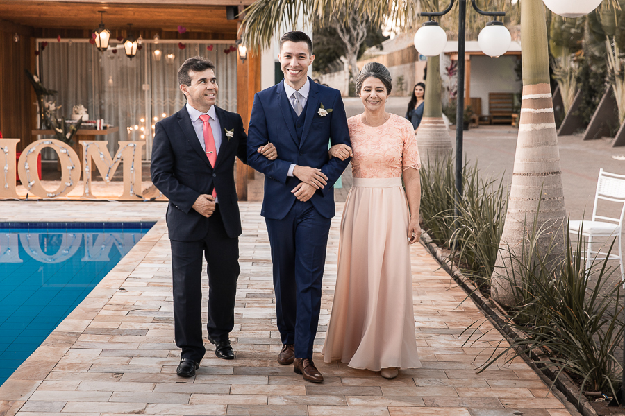 CERIMÔNIA DE CASAMENTO EM MEIO A PANDEMIA DO COVID 19 CORONAVIRUS REALIZADA NA CHÁCARA DE LAZER PRAISNER EM SAO DOMINGOS PARANA A CERIMONIA FOI LINDA E EMOCIONANTE COM MUITOS SORRISOS E LAGRIMAS COM A CELEBRACAO DO JUIZ DE PAZ OSVALDO JR