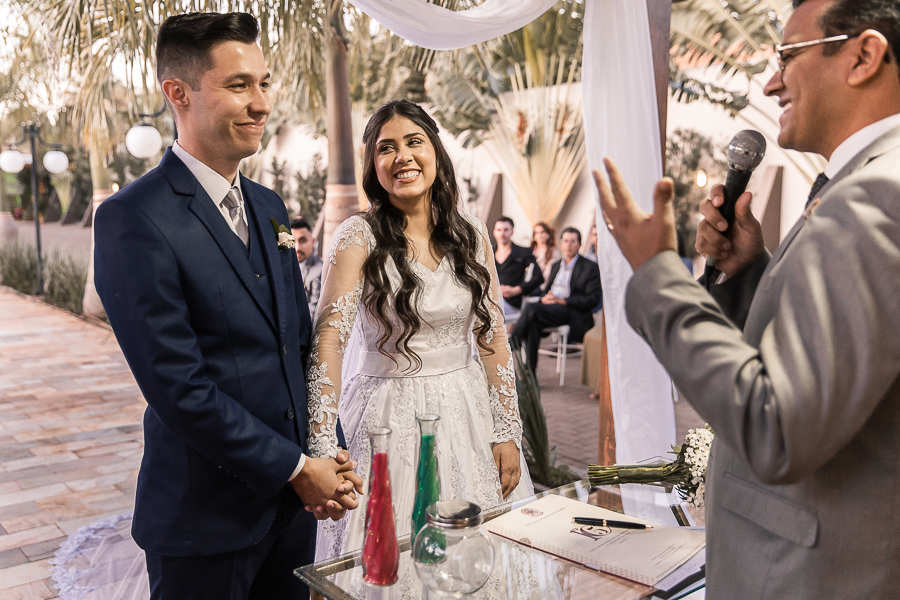 CERIMÔNIA DE CASAMENTO EM MEIO A PANDEMIA DO COVID 19 CORONAVIRUS REALIZADA NA CHÁCARA DE LAZER PRAISNER EM SAO DOMINGOS PARANA A CERIMONIA FOI LINDA E EMOCIONANTE COM MUITOS SORRISOS E LAGRIMAS COM A CELEBRACAO DO JUIZ DE PAZ OSVALDO JR