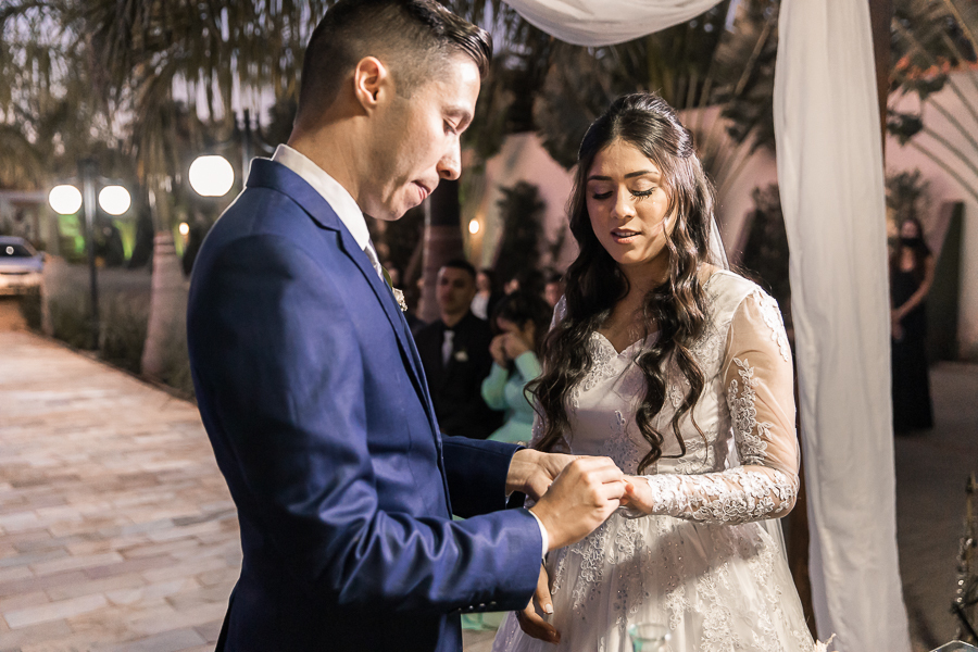 CERIMÔNIA DE CASAMENTO EM MEIO A PANDEMIA DO COVID 19 CORONAVIRUS REALIZADA NA CHÁCARA DE LAZER PRAISNER EM SAO DOMINGOS PARANA A CERIMONIA FOI LINDA E EMOCIONANTE COM MUITOS SORRISOS E LAGRIMAS COM A CELEBRACAO DO JUIZ DE PAZ OSVALDO JR