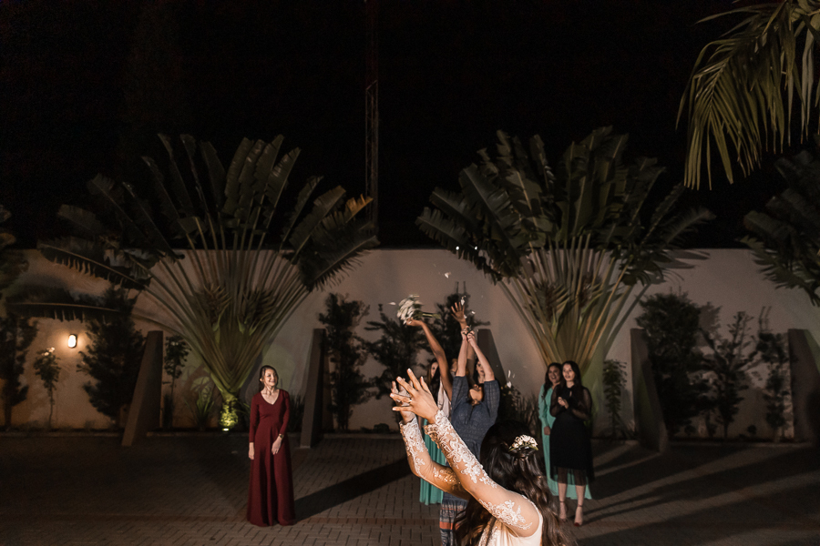 CERIMÔNIA DE CASAMENTO EM MEIO A PANDEMIA DO COVID 19 CORONAVIRUS REALIZADA NA CHÁCARA DE LAZER PRAISNER EM SAO DOMINGOS PARANA A CERIMONIA FOI LINDA E EMOCIONANTE COM MUITOS SORRISOS E LAGRIMAS COM A CELEBRACAO DO JUIZ DE PAZ OSVALDO JR