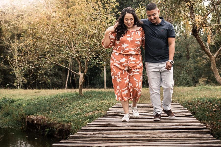 ENSAIO PRE WEDDING OU PRE CASAMENTO REALIZADO NO RECANTO PINHÃO EM TAMARANA PARANA COM O CASAL TAMYLEE E LEANDRO QUE SÃO DE JANDAIA ENSAIO REALIZADO POR LUCAS DREHER