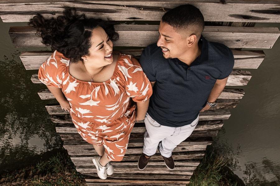 ENSAIO PRE WEDDING OU PRE CASAMENTO REALIZADO NO RECANTO PINHÃO EM TAMARANA PARANA COM O CASAL TAMYLEE E LEANDRO QUE SÃO DE JANDAIA ENSAIO REALIZADO POR LUCAS DREHER