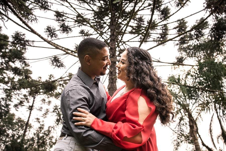 ENSAIO PRE WEDDING OU PRE CASAMENTO REALIZADO NO RECANTO PINHÃO EM TAMARANA PARANA COM O CASAL TAMYLEE E LEANDRO QUE SÃO DE JANDAIA ENSAIO REALIZADO POR LUCAS DREHER