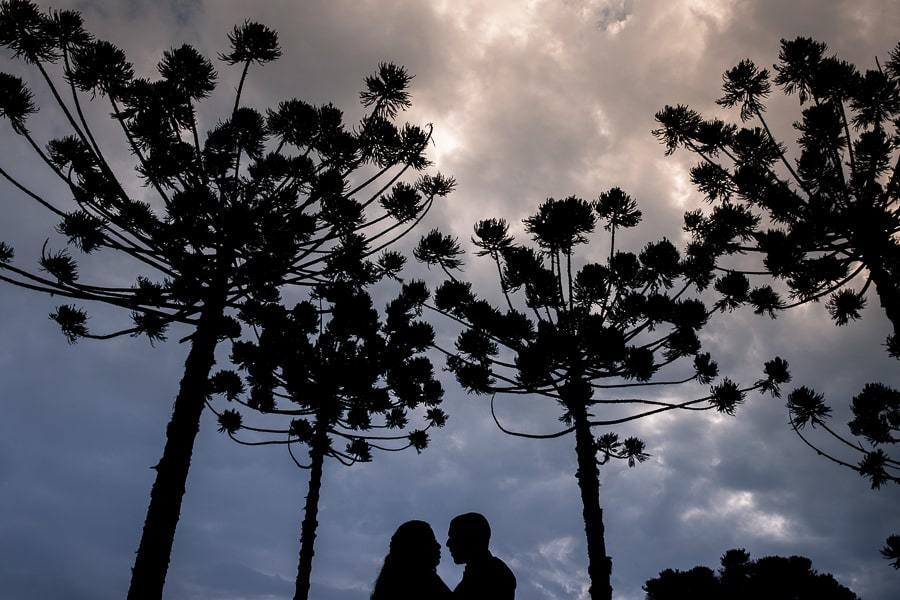 ENSAIO PRE WEDDING OU PRE CASAMENTO REALIZADO NO RECANTO PINHÃO EM TAMARANA PARANA COM O CASAL TAMYLEE E LEANDRO QUE SÃO DE JANDAIA ENSAIO REALIZADO POR LUCAS DREHER