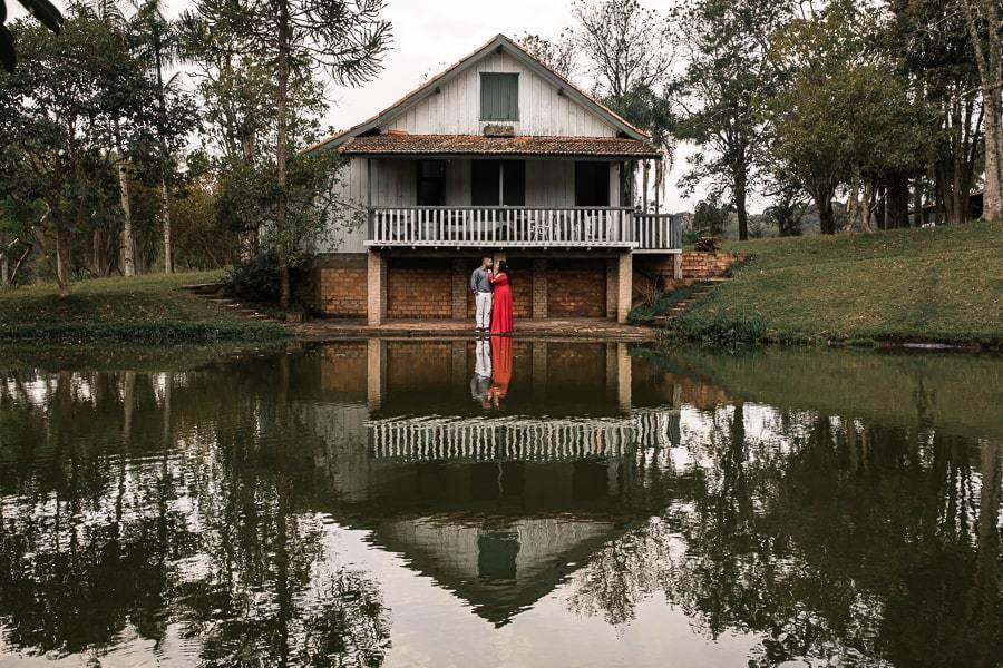 ENSAIO PRE WEDDING OU PRE CASAMENTO REALIZADO NO RECANTO PINHÃO EM TAMARANA PARANA COM O CASAL TAMYLEE E LEANDRO QUE SÃO DE JANDAIA ENSAIO REALIZADO POR LUCAS DREHER