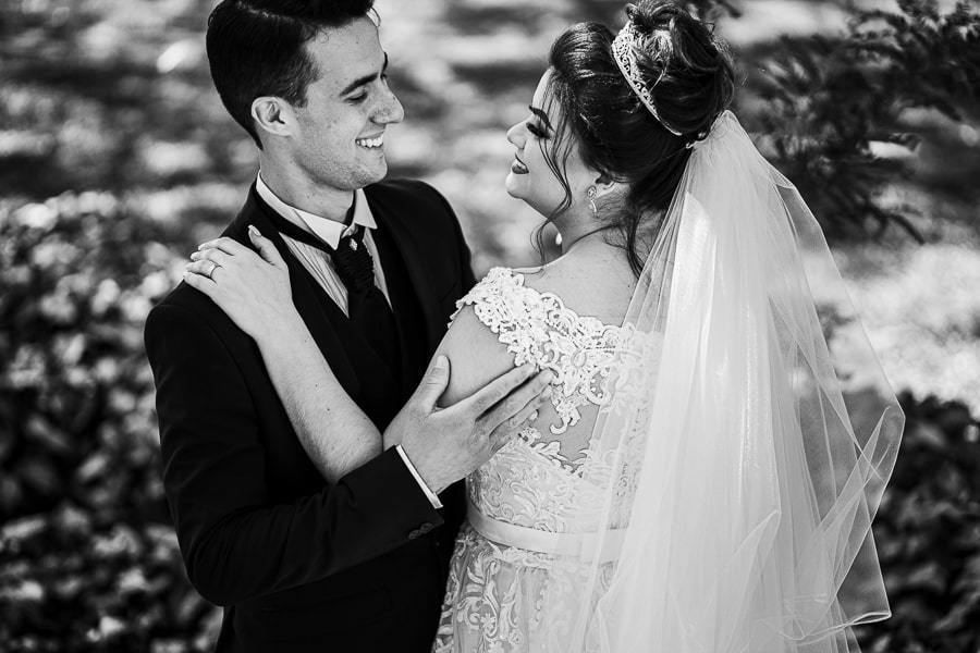 ENSAIO DOS NOIVOS REALIZADO NA PRAÇA DA IGREJA MATRIZ DE IGUATEMI PARANA