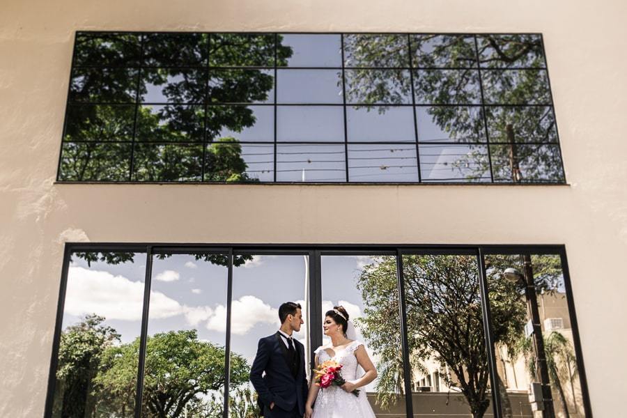 ENSAIO DOS NOIVOS REALIZADO NA PRAÇA DA IGREJA MATRIZ DE IGUATEMI PARANA