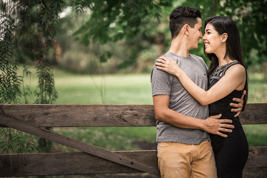 ENSAIO DE CASAL PRE WEDDING OU PRE CASAMENTO REALIZADO EM MARIALVA PARANA NO ESPACO NATUREZA