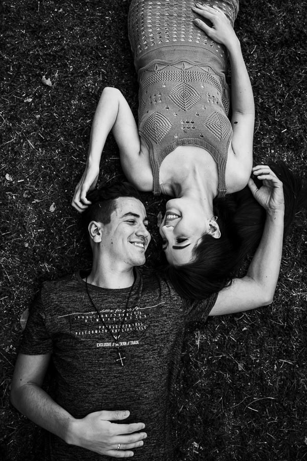 ENSAIO DE CASAL PRE WEDDING OU PRE CASAMENTO REALIZADO EM MARIALVA PARANA NO ESPACO NATUREZA