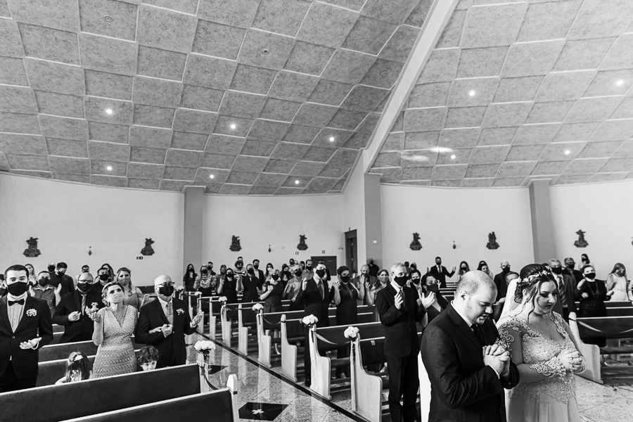 CERIMONIA DE CASAMENTO CATOLICA REALIZADA NA PAROQUIA SANTA JOAQUINA DE VEDRUNA EM MARINGA PARANA E FOTOGRAFADA POR LUCAS DREHER E ALINE DREHER, OS DOIS SÃO PROFESSORES DE HISTORIA