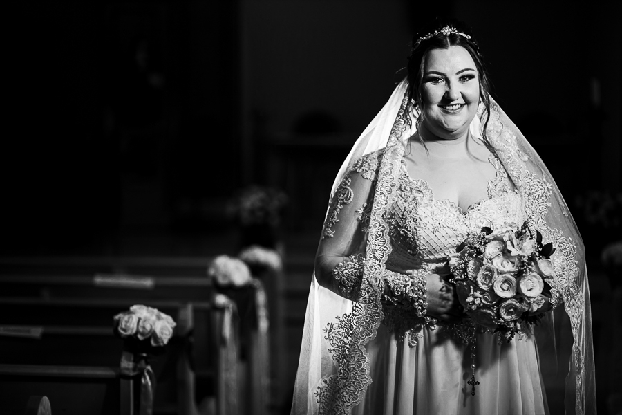 CERIMONIA DE CASAMENTO CATOLICA REALIZADA NA PAROQUIA SANTA JOAQUINA DE VEDRUNA EM MARINGA PARANA E FOTOGRAFADA POR LUCAS DREHER E ALINE DREHER, OS DOIS SÃO PROFESSORES DE HISTORIA