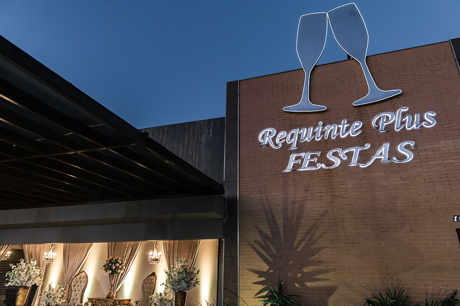 RECEPCAO DE CASAMENTO REALIZADO NO BUFFET REQUINTE PLUS EM MARINGA PARANA E FOTOGRAFADA POR LUCAS DREHER E ALINE DREHER, OS DOIS SÃO PROFESSORES DE HISTORIA