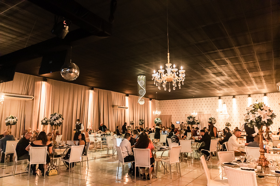 RECEPCAO DE CASAMENTO REALIZADO NO BUFFET REQUINTE PLUS EM MARINGA PARANA E FOTOGRAFADA POR LUCAS DREHER E ALINE DREHER, OS DOIS SÃO PROFESSORES DE HISTORIA