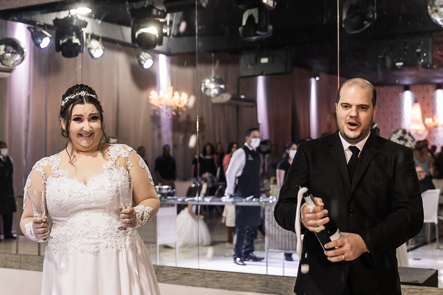 RECEPCAO DE CASAMENTO REALIZADO NO BUFFET REQUINTE PLUS EM MARINGA PARANA E FOTOGRAFADA POR LUCAS DREHER E ALINE DREHER, OS DOIS SÃO PROFESSORES DE HISTORIA