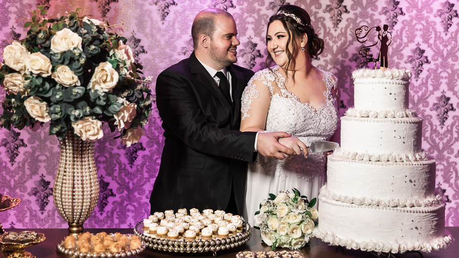 RECEPCAO DE CASAMENTO REALIZADO NO BUFFET REQUINTE PLUS EM MARINGA PARANA E FOTOGRAFADA POR LUCAS DREHER E ALINE DREHER, OS DOIS SÃO PROFESSORES DE HISTORIA