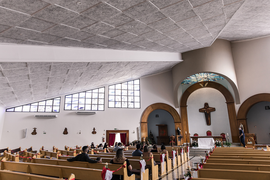 CASAMENTO CATOLICO REALIZADO DURANTE A PANDEMIA DO COVID 19 NA PAROQUIA SANTA JOAQUINA DE VEDRUNA EM MARINGA NO PARANA FOTOGRAFADOS POR LUCAS DREHER E ALINE DREHER