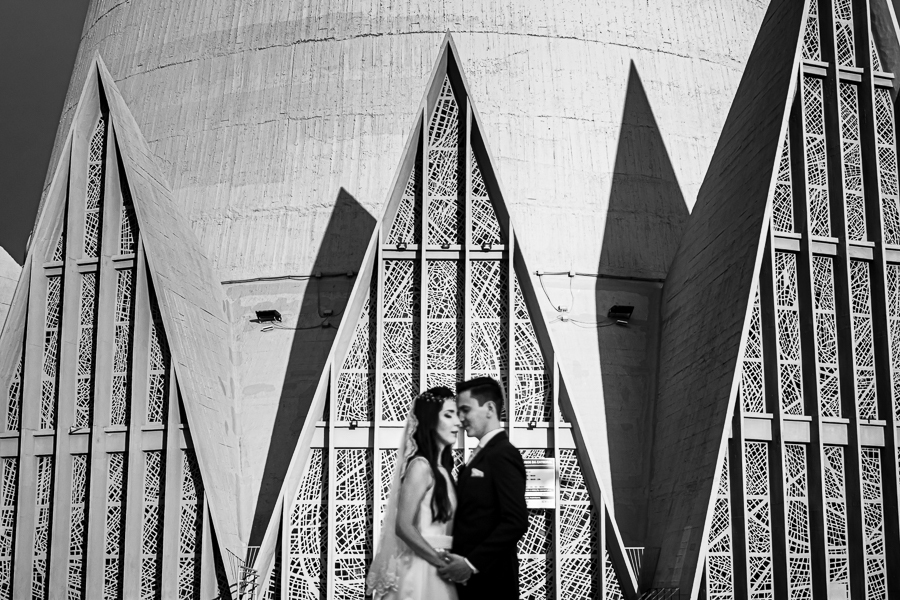 ENSAIO POS CASAMENTO CATOLICO REALIZADO DURANTE A PANDEMIA DO COVID 19 NA PAROQUIA NOSSA SENHORA DA GLORIA A CATEDRAL DE MARINGA NO PARANA FOTOGRAFADOS POR LUCAS DREHER E ALINE DREHER